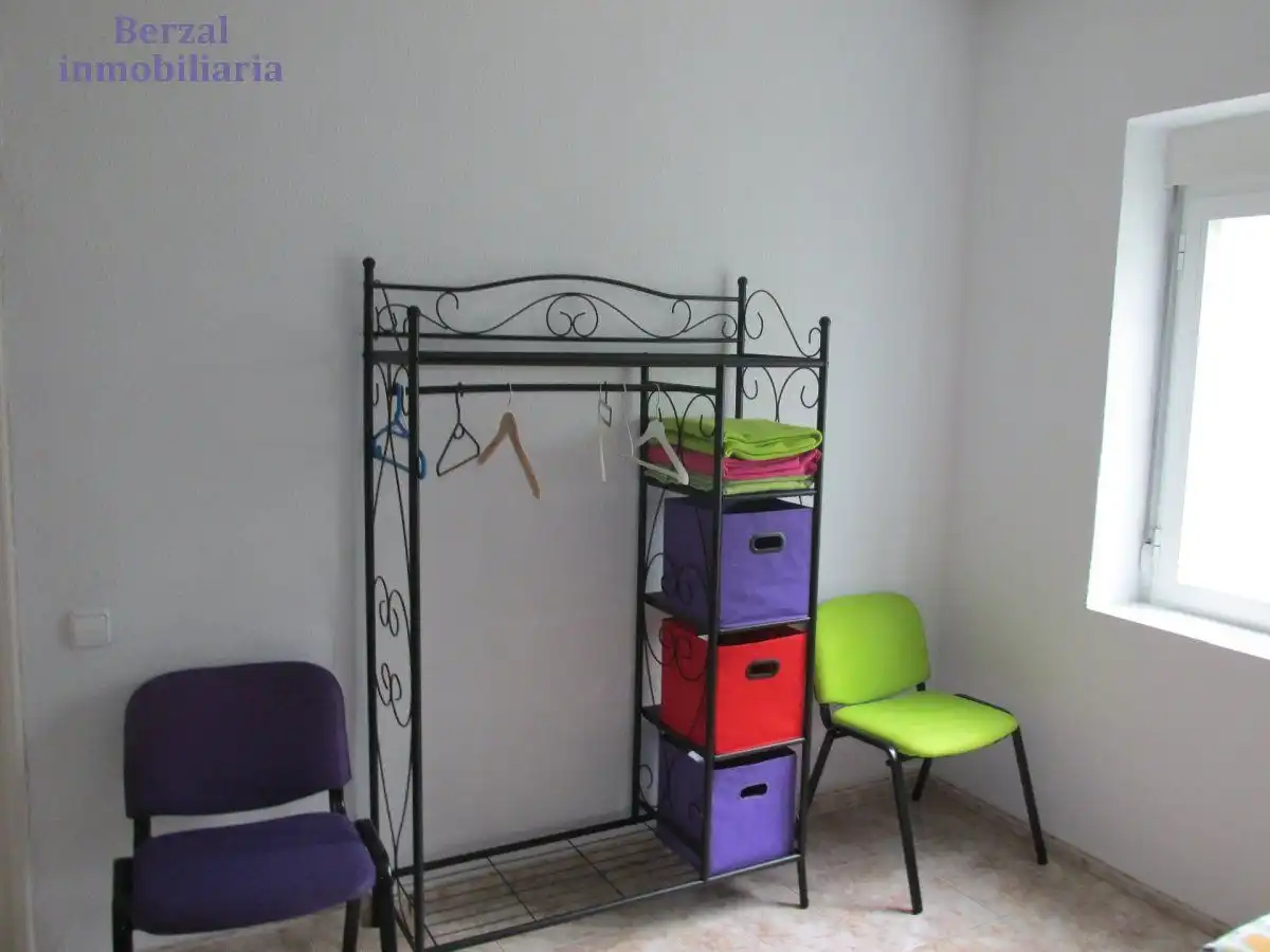 Dormitori de Casa o xalet en venda en  Logroño amb Calefacció, Jardí privat i Terrassa
