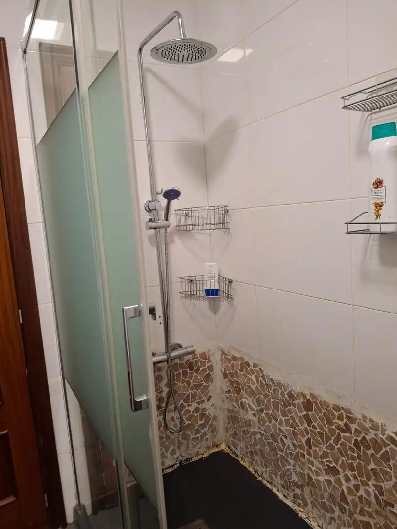 Badezimmer von Wohnung zur Miete in Ourense Capital 