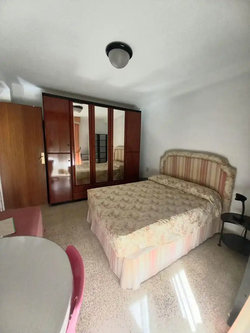 Habitación de Piso de alquiler en Córdoba con Aire acondicionado, Calefacción y Trastero