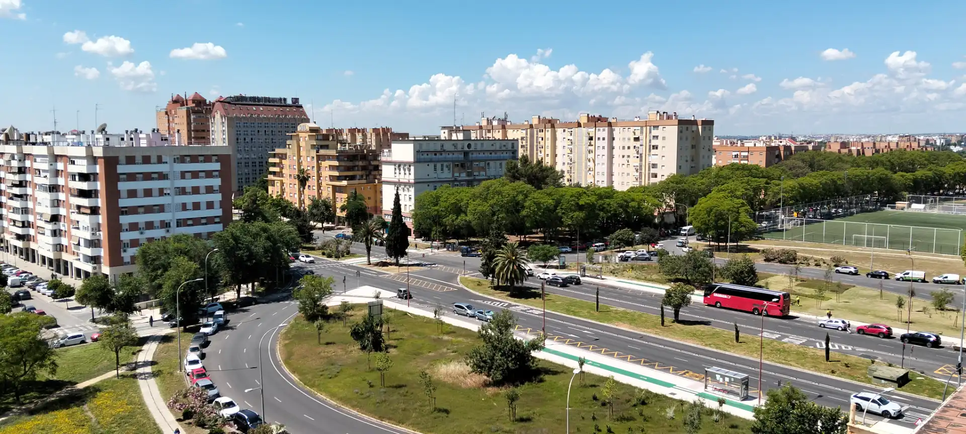 Vista exterior de Piso en venta en Sevilla con Terraza, Horno y Lavadora