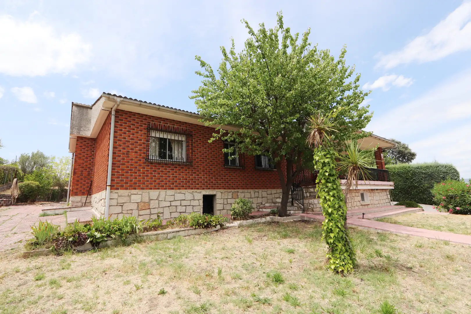 Exterior view of Houses for sale in Santa Cruz del Retamar  with Private garden, Terrace and Swimming Pool