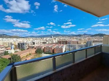 Piso con balcón en venta en Cruz de Humilladero
