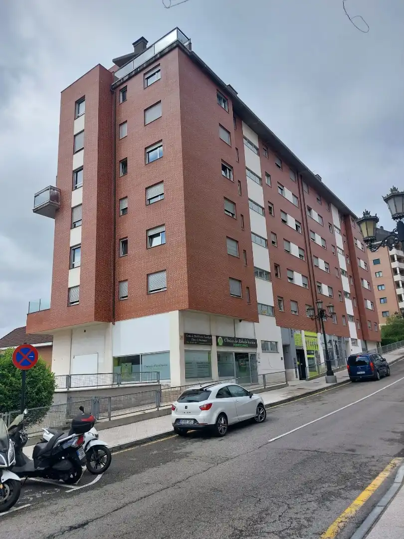 Vista exterior de Garatge de lloguer en Oviedo 