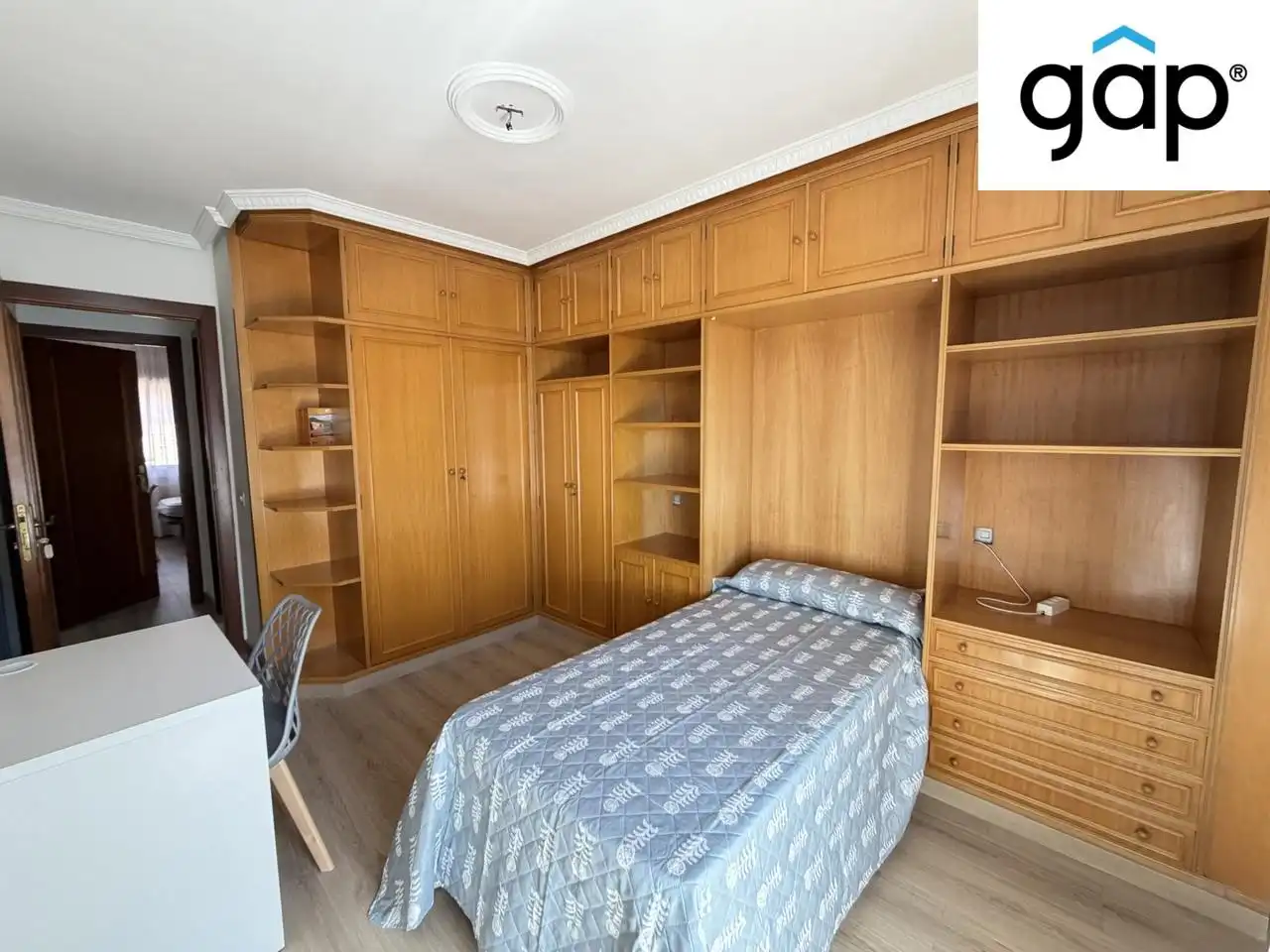 Schlafzimmer von Wohnung zur Miete in Cuenca mit Heizung, Terrasse und Möbliert