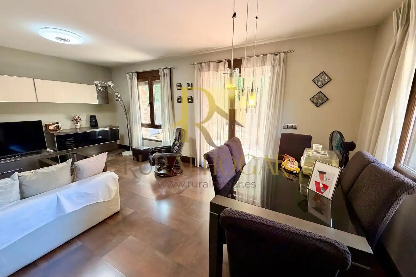 Sala d'estar de Casa o xalet en venda en Molina de Aragón amb Calefacció, Jardí privat i Terrassa