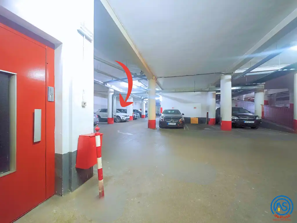 Parking de Piso en venta en Zaragoza con Calefacción, Parquet y Horno