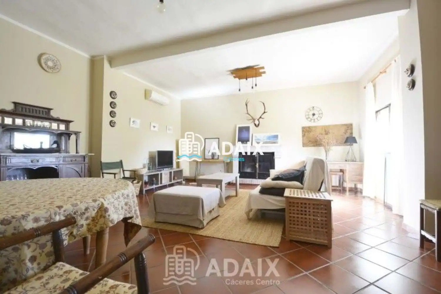 Jardí de Casa o xalet en venda en Cáceres amb Aire condicionat, Terrassa i Traster