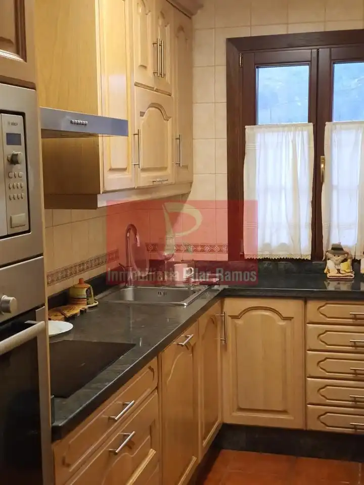 Kitchen of Houses for sale in Molinaseca  with Private garden, Parquet flooring and Storage room
