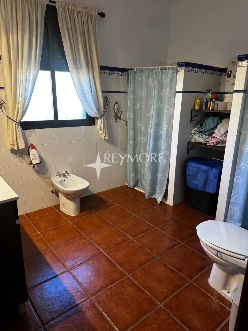 Bathroom of Houses for sale in Obejo  with Private garden, Terrace and Storage room