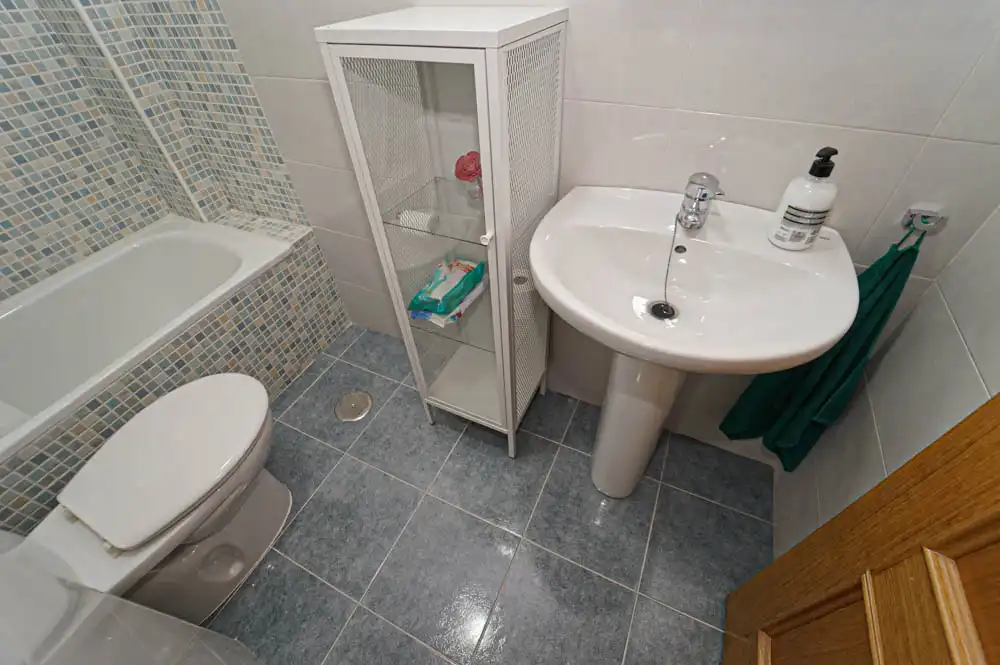 Bathroom of Flat for rent in Monachil  with Heating, Furnished and Oven
