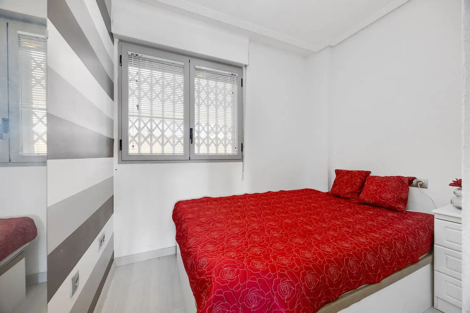 Habitación de Ático en venta en Torrevieja con Aire acondicionado, Terraza y Amueblado