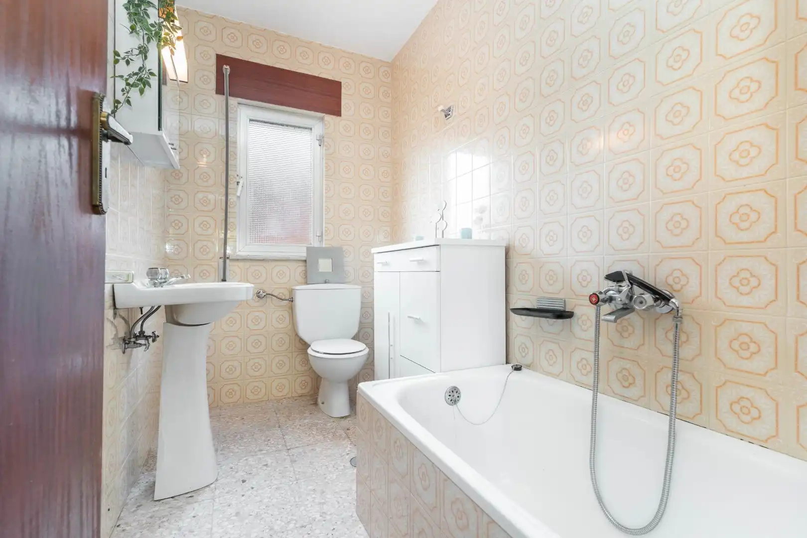 Bathroom of Houses for sale in Castrocontrigo  with Private garden, Terrace and Furnished