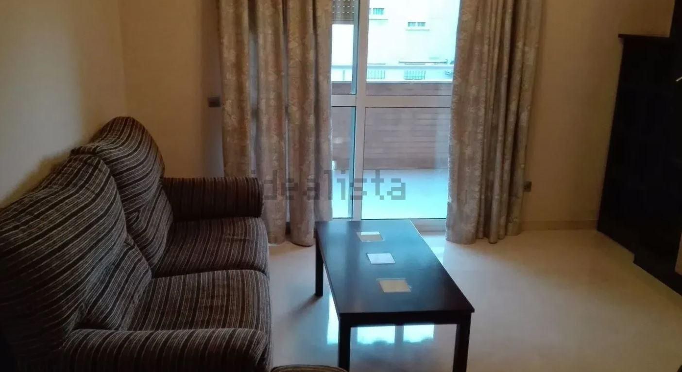 Sala d'estar de Pis de lloguer en  Sevilla Capital amb Aire condicionat, Terrassa i Moblat