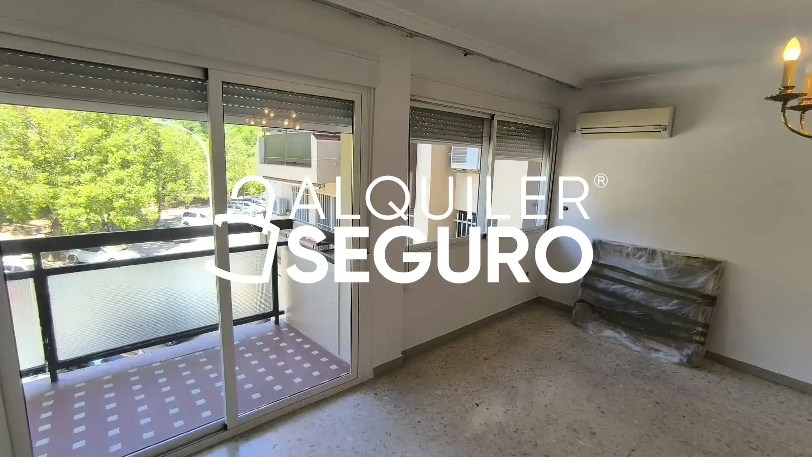 Flat for rent in Sevilla  with Air Conditioner