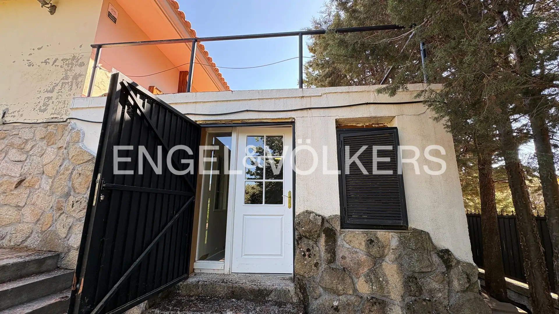 Vista exterior de Casa o xalet de lloguer en Los Molinos, Madrid