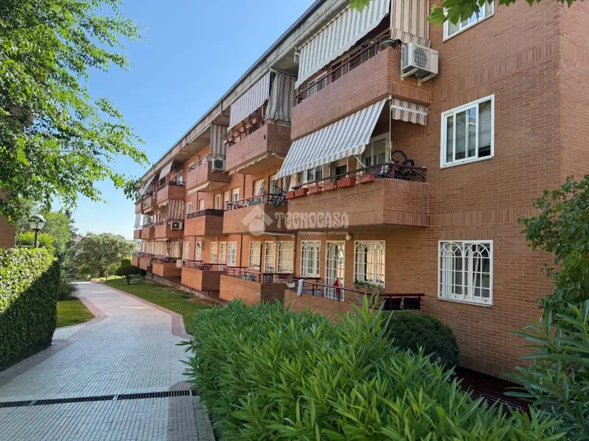 Vista exterior de Piso en venta en Collado Villalba con Calefacción y Terraza