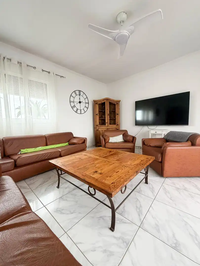 Sala de estar de Ático de alquiler en San Bartolomé de Tirajana con Jardín privado, Terraza y Amueblado