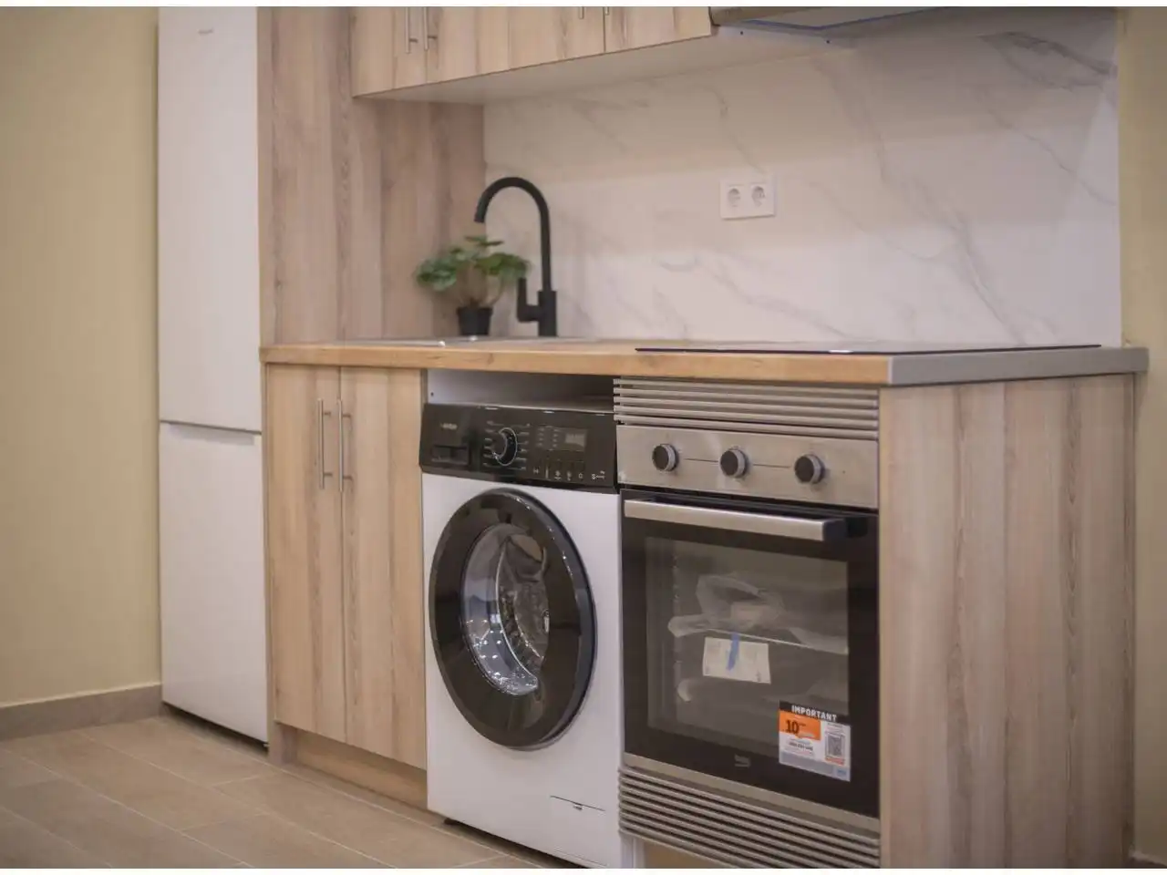 Cocina de Estudio de alquiler en Barcelona con Aire acondicionado, Amueblado y Alarma