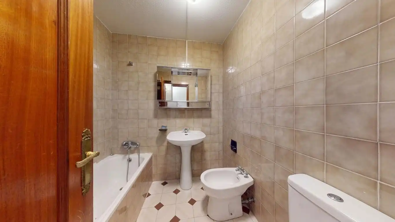 Baño de Piso en venta en Madrid con Calefacción