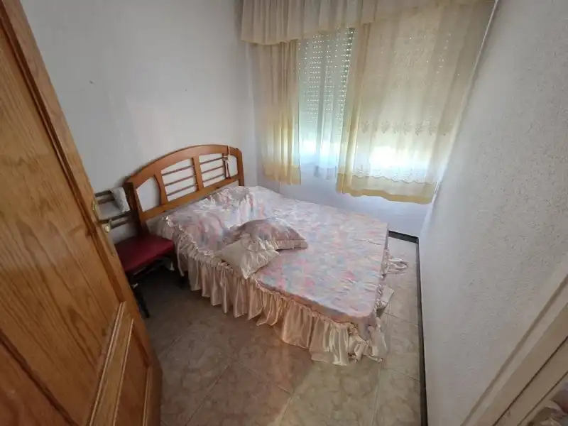 Schlafzimmer von Wohnung zum Verkauf in Plasencia mit Klimaanlage, Privatgarten und Terrasse