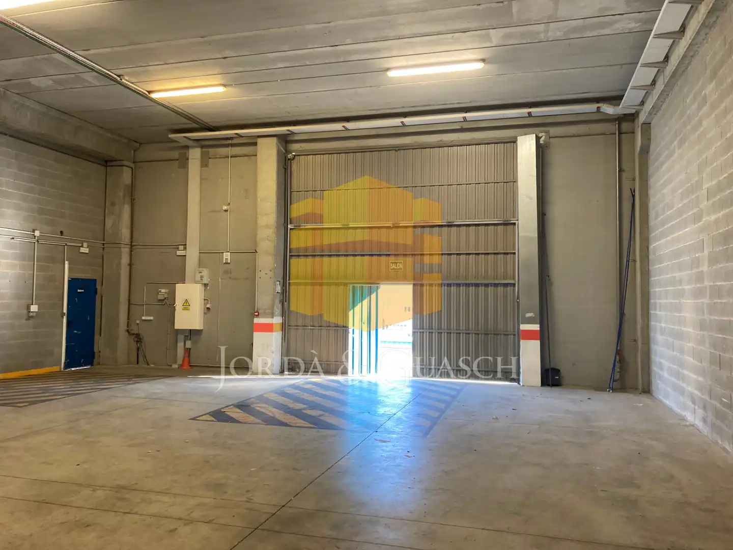 Industriegebäude zur Miete in Carrer del Comerç 14, imagen 2