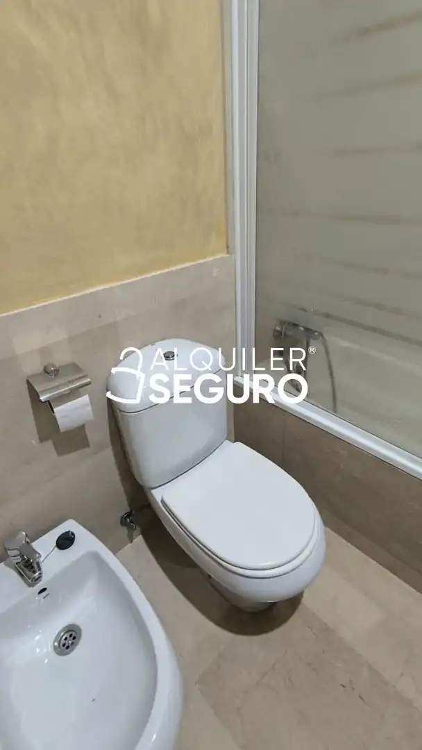 Baño de Casa o chalet de alquiler en Almensilla con Trastero, Piscina y Amueblado