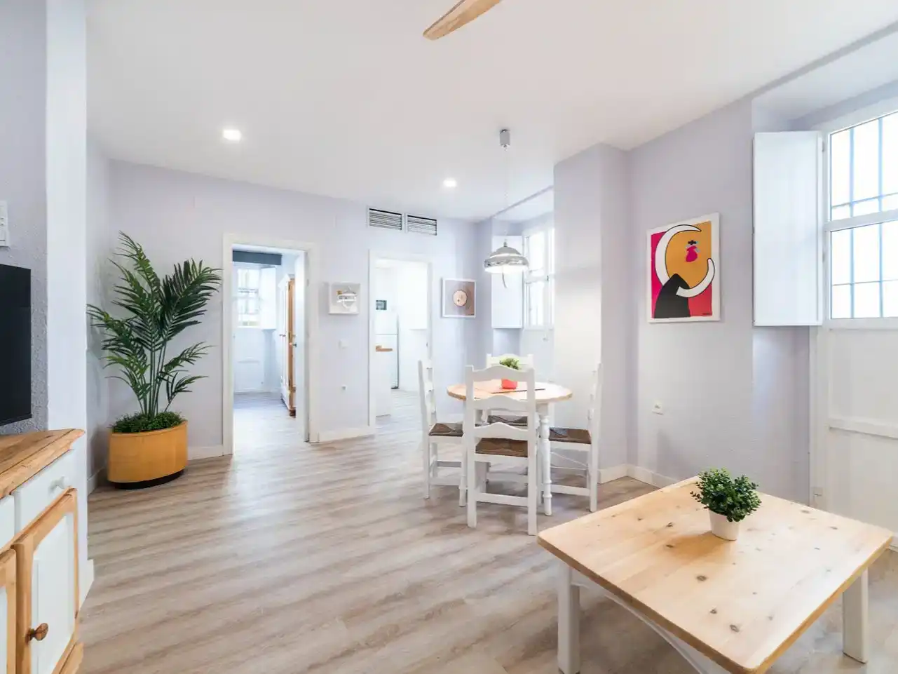 Menjador de Apartament de lloguer en  Sevilla Capital amb Aire condicionat i Balcó