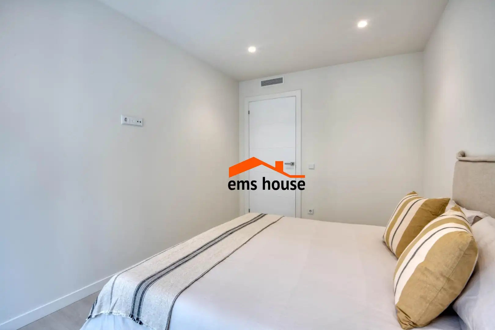 Habitación de Apartamento en venta en Calonge i Sant Antoni con Aire acondicionado, Calefacción y Jardín privado