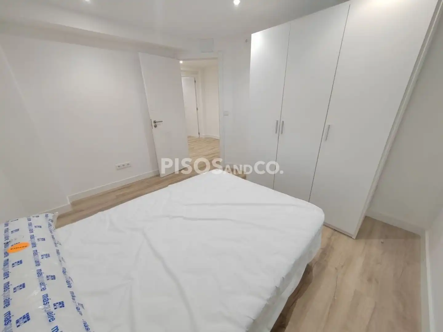 Dormitori de Pis en venda en A Coruña Capital  amb Moblat