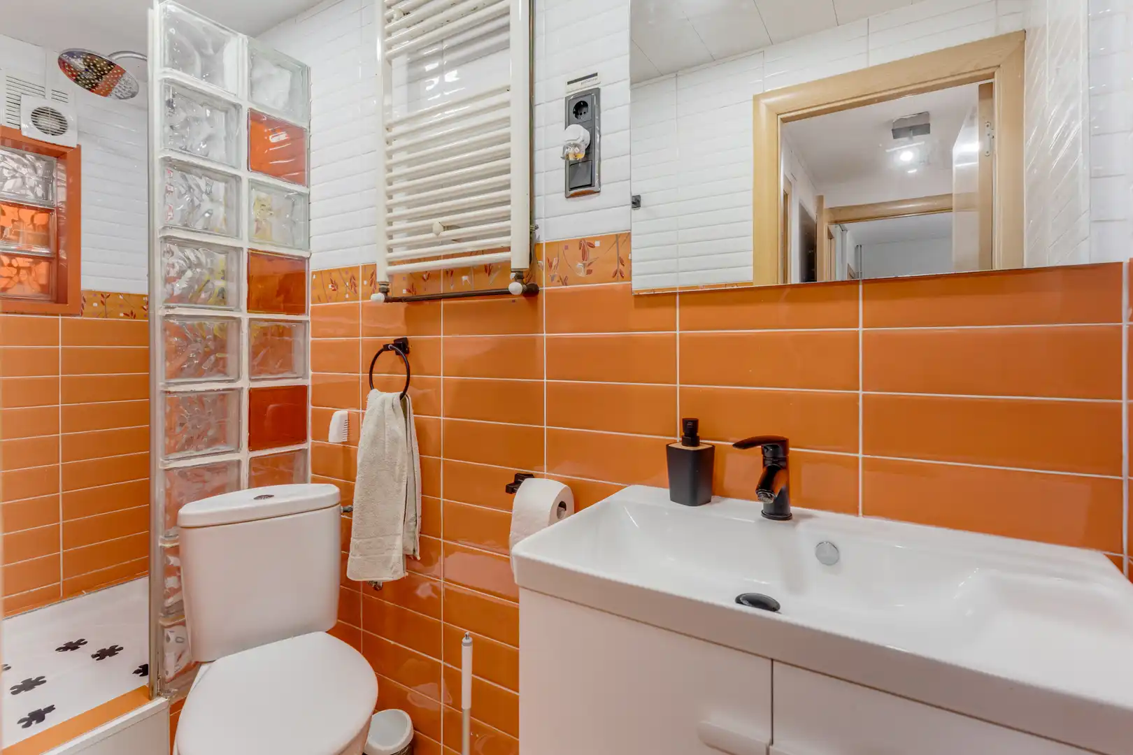 Flat with terrace for sale in Sant Adriá Nord, imagen 9