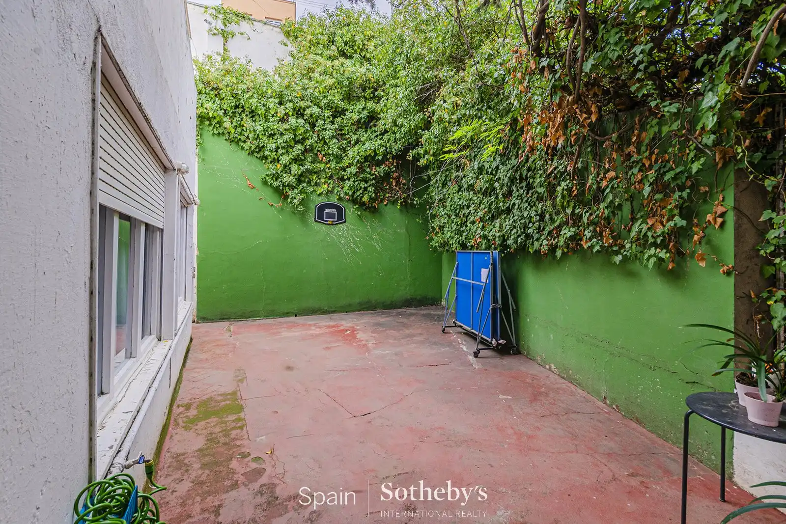 Terrassa de Casa o xalet en venda en Barcelona amb Aire condicionat, Calefacció i Jardí privat