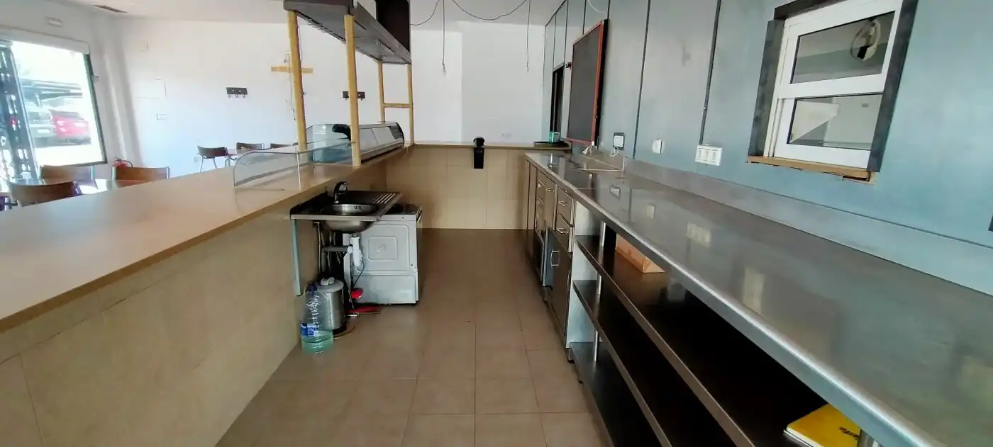 Cuina de Local en venda en Murcia amb Aire condicionat, Terrassa i Moblat