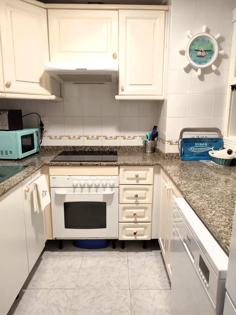 Kitchen of Flat for rent in Elche / Elx  with Terrace, Furnished and Community pool