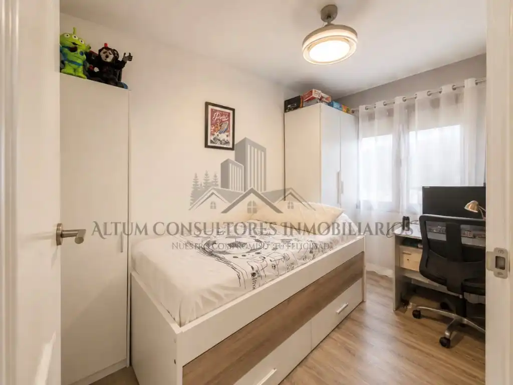 Dormitori de Casa o xalet en venda en Sevilla