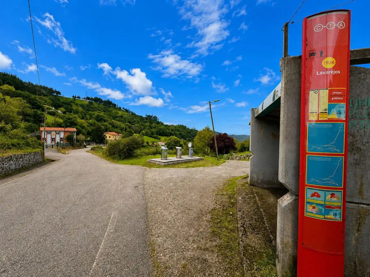 Vista exterior de Casa o xalet en venda en Ribera de Arriba amb Jardí privat