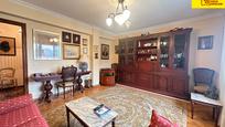 Living room of Flat for sale in Santiago de Compostela 