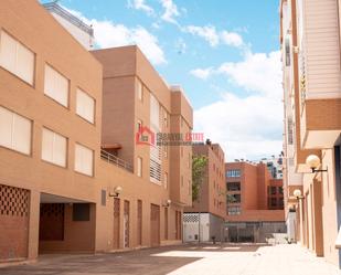 Vista exterior de Edifici en venda en Castellón de la Plana / Castelló de la Plana