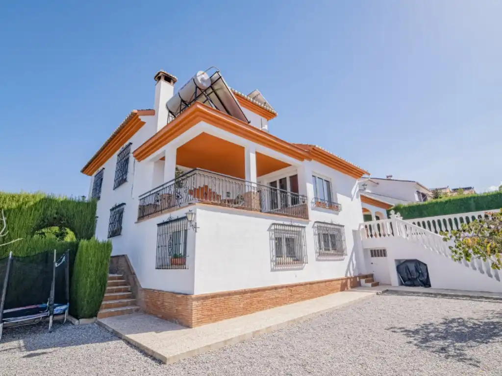 Vista exterior de Casa o chalet en venta en Monachil con Jardín privado, Terraza y Piscina