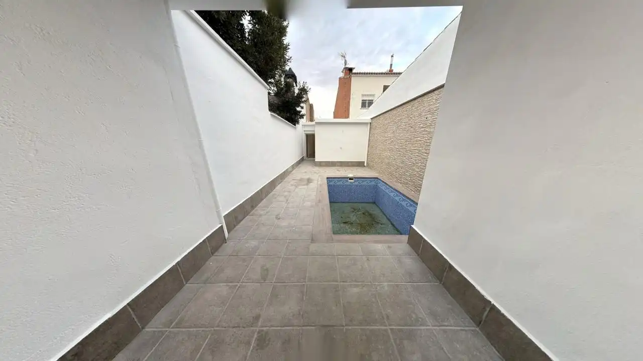 Piscina de Casa o chalet en venta en Tomelloso