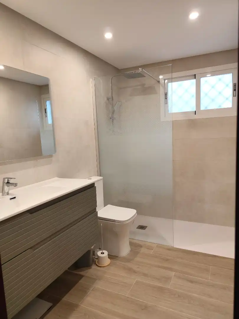 Appartamento con balcone in affitto a Calle Manuel de Diego Lora 6, imagen 11
