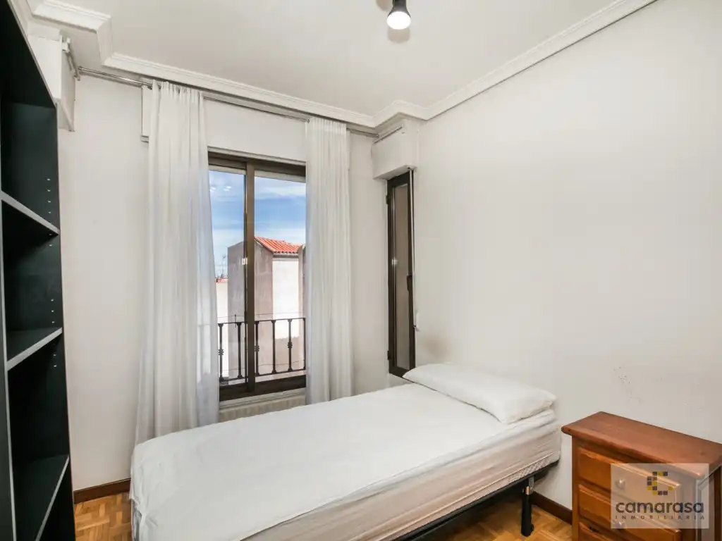 Schlafzimmer von Wohnung zur Miete in Ávila mit Heizung und Möbliert