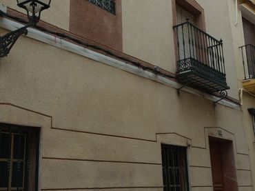 House with balcony for sale in Calle Terzuela