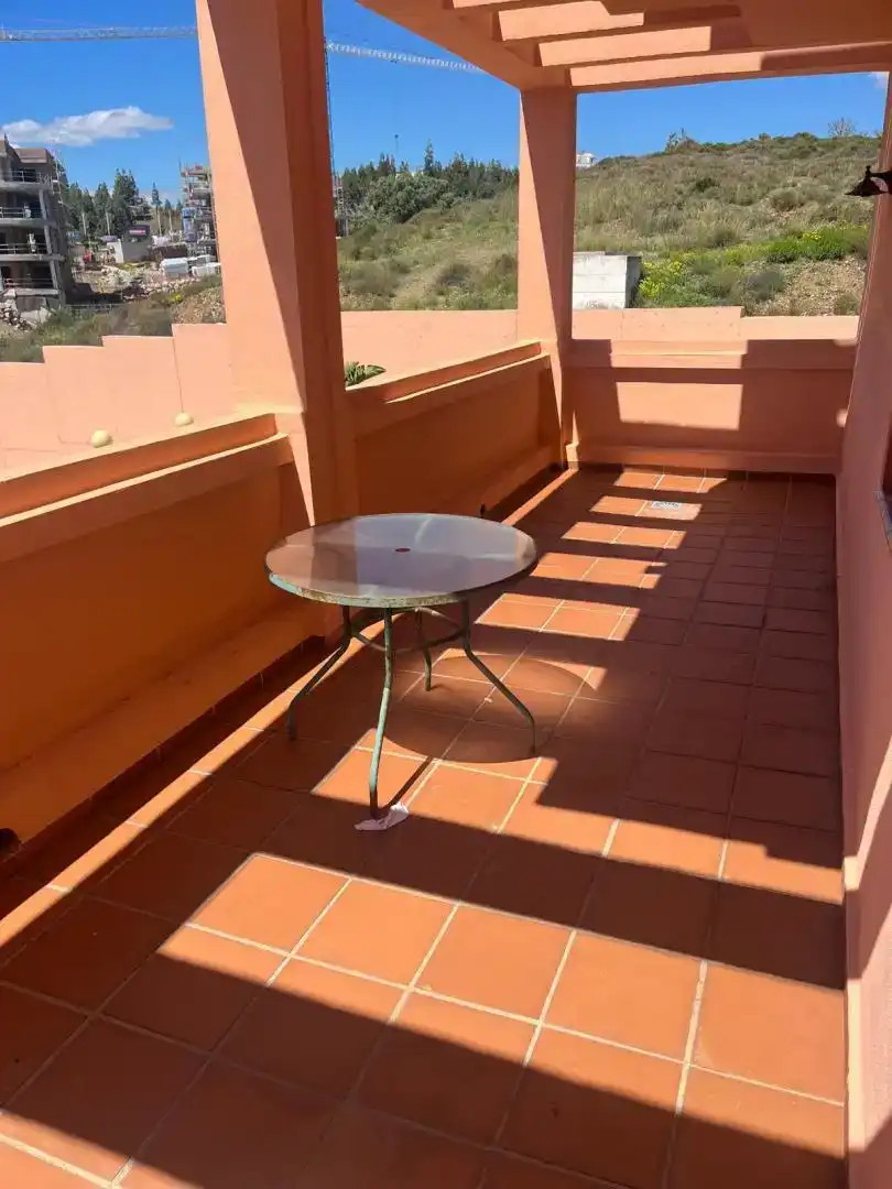 Terraza de Piso de alquiler en Mijas con Aire acondicionado, Jardín privado y Piscina