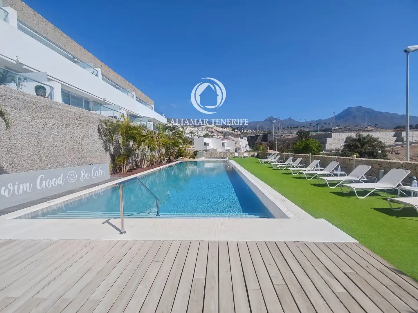 Vista exterior de Apartamento en venta en Adeje con Terraza, Trastero y Piscina