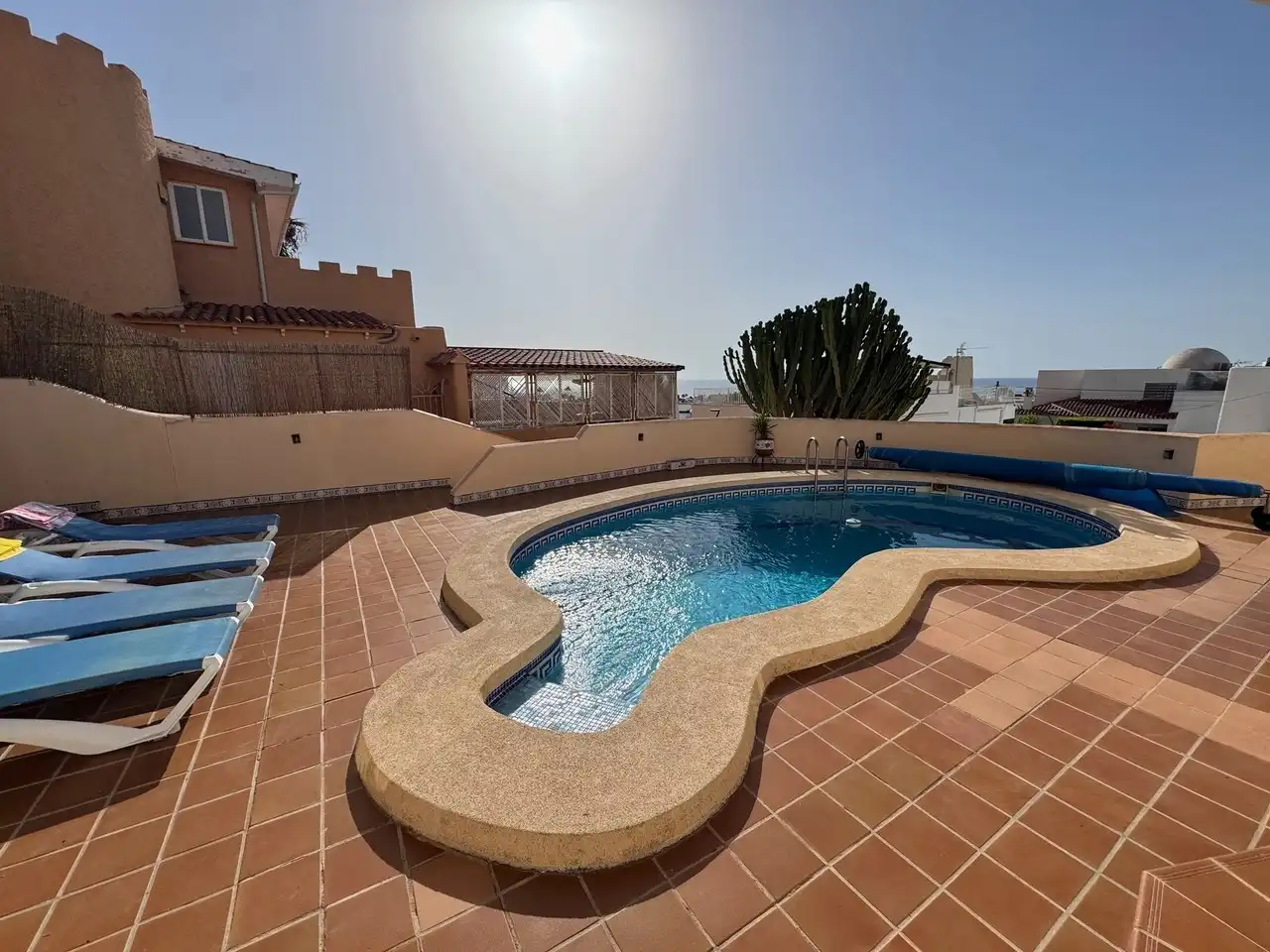 Casa con piscina in vendita a El Palmeral, imagen 2