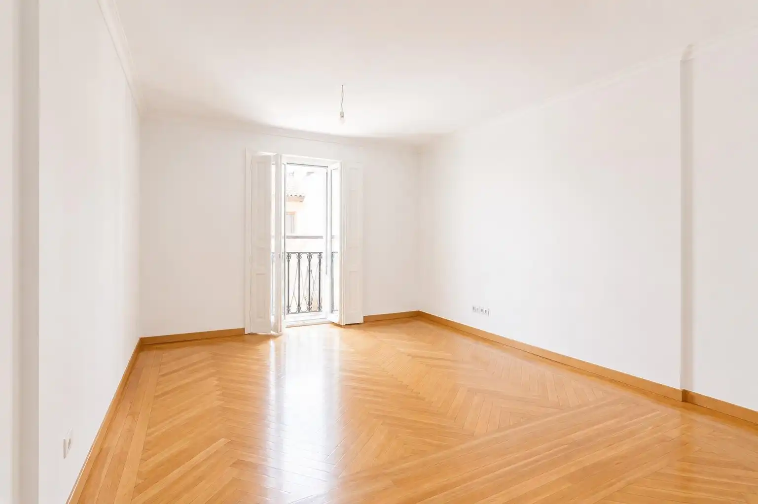 Bedroom of Flat for rent in Madrid  with Air Conditioner, Heating and Parquet flooring