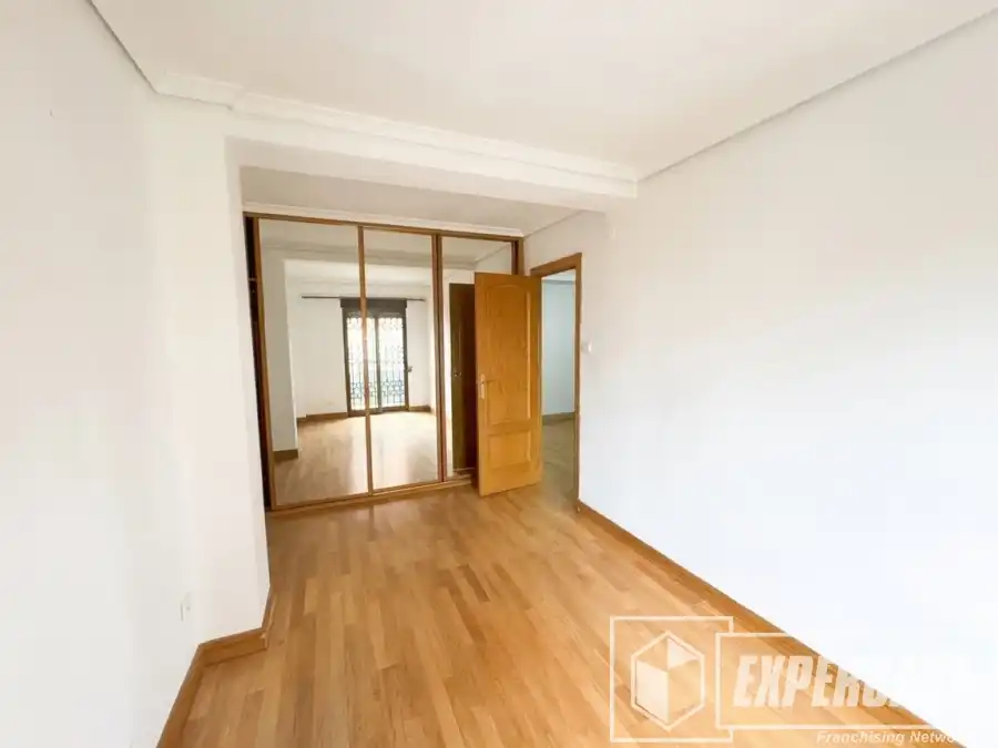 Dormitori de Pis de lloguer amb opció a compra en Valencia amb Aire condicionat i Terrassa