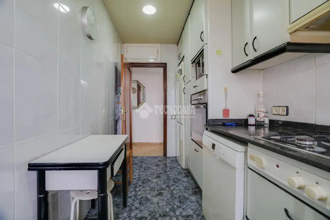 Cocina de Piso en venta en Badalona con Balcón