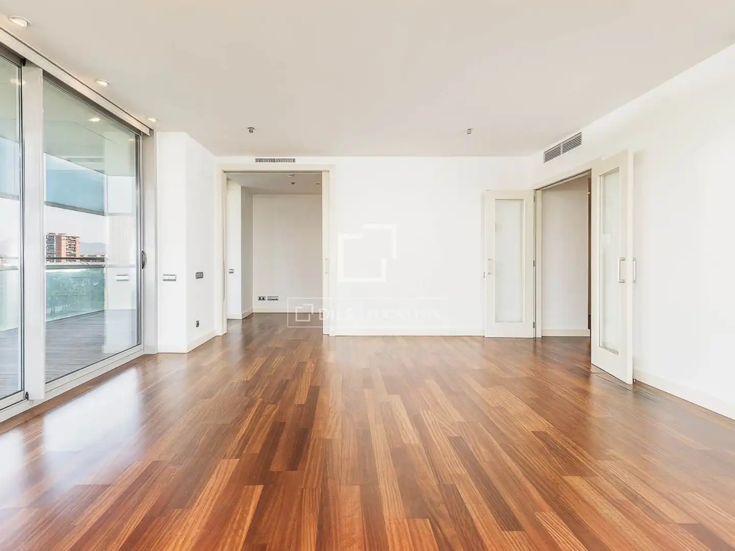 Sala de estar de Piso en venta en Barcelona con Aire acondicionado, Calefacción y Jardín privado
