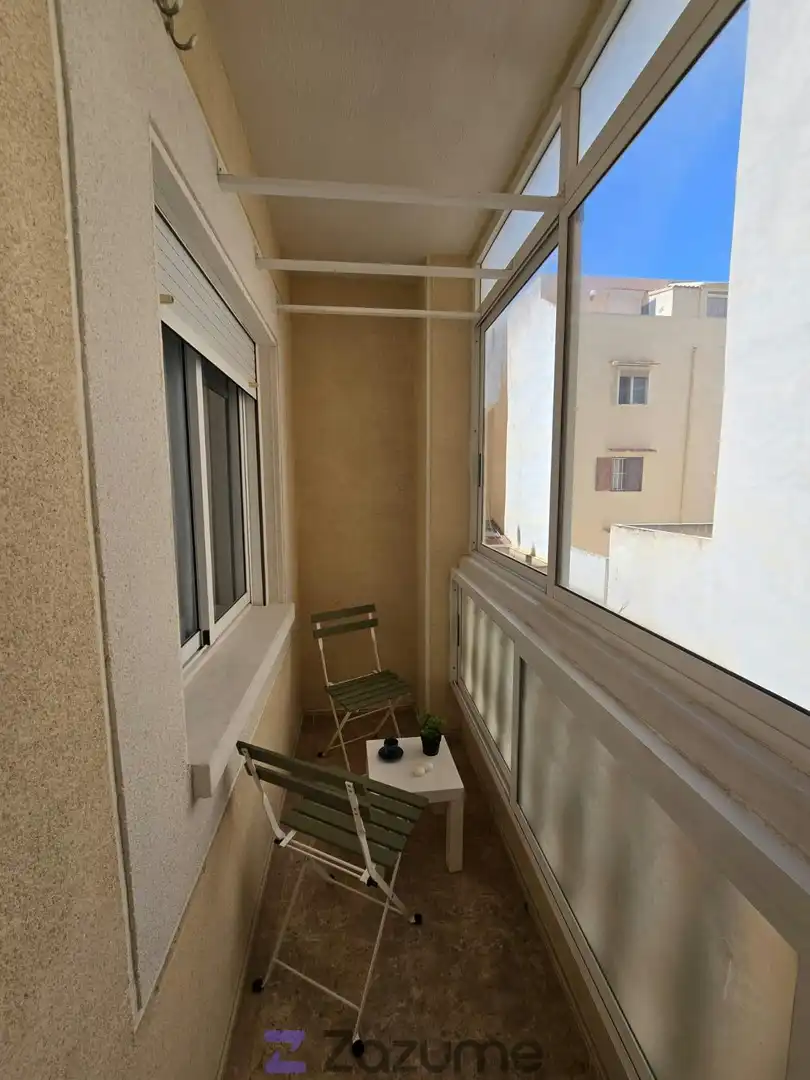 Terrassa de Pis de lloguer en Torrevieja amb Aire condicionat, Moblat i Forn